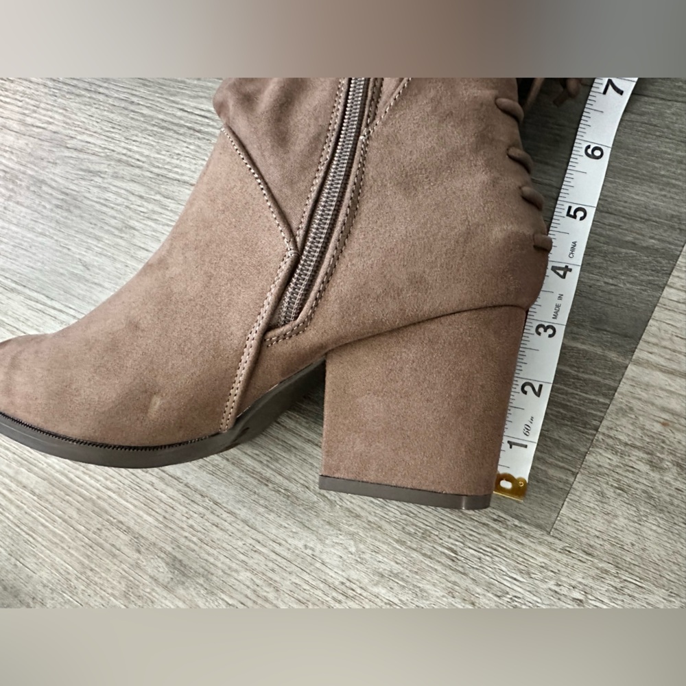 Journee Collection Women's Leeda Taupe Knee-High Boots XWC - Picture 9 of 9